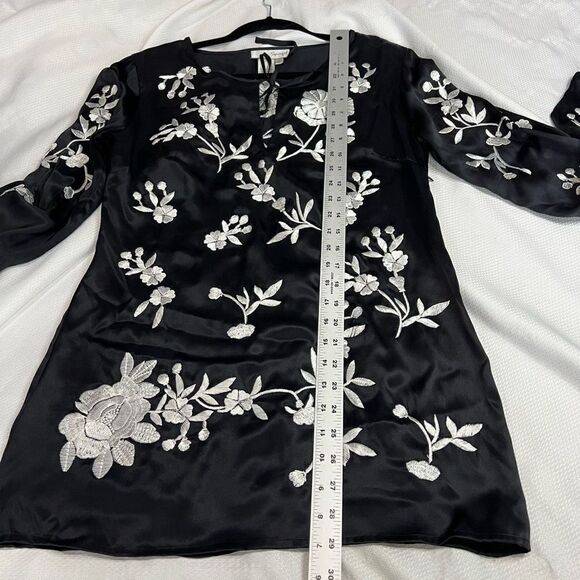 Spiegel Black White Floral Embroidered 100% Silk Tunic Top - Picture 4 of 7